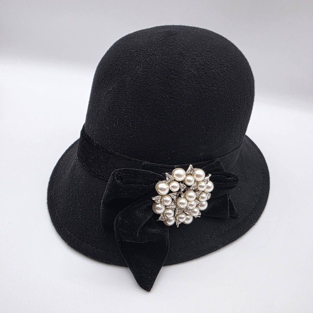 Indigo‎ Soul Hat Women's Black One Size Fancy Cloche Flapper Hat Rhinestones